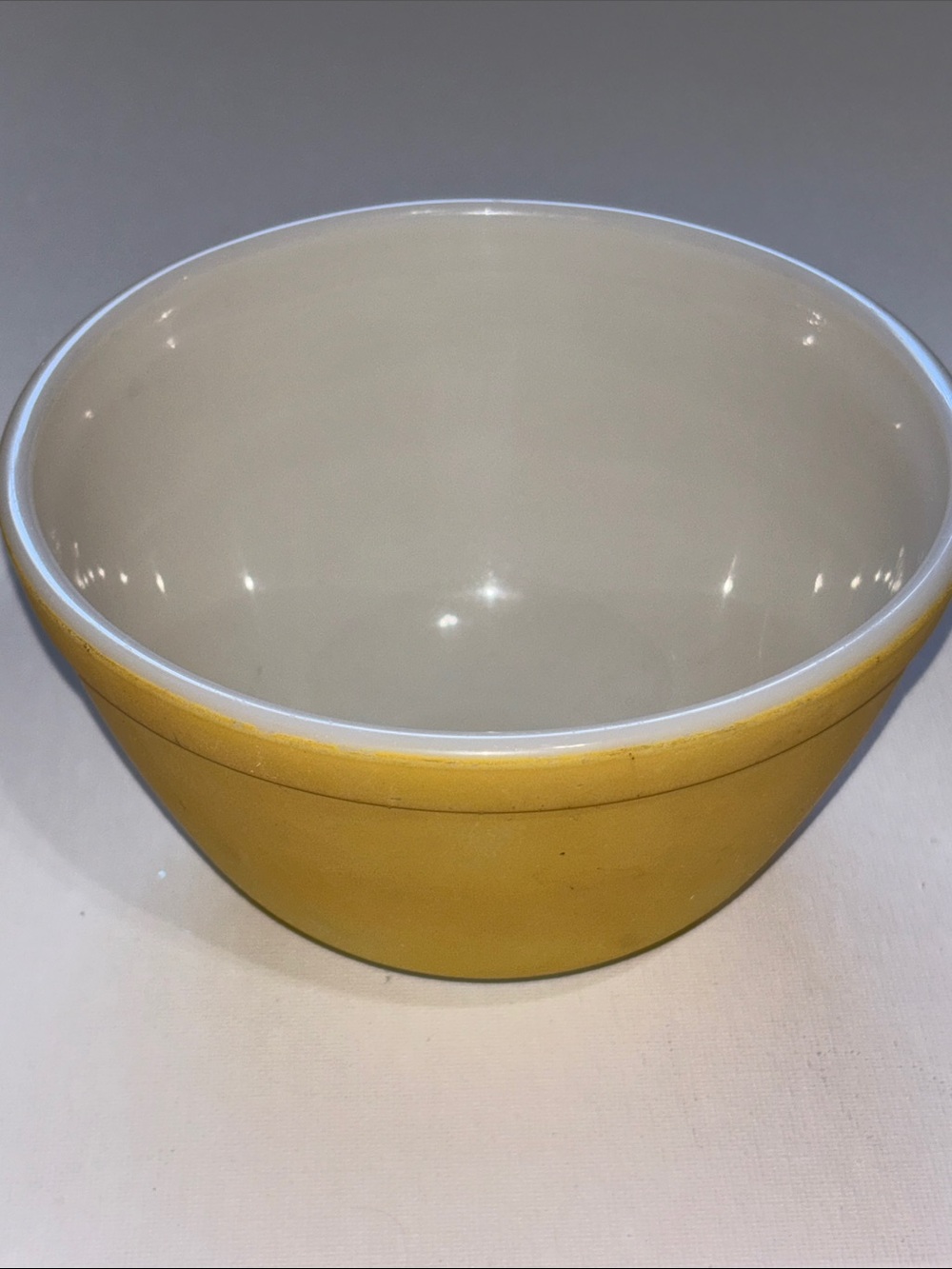 Pyrex Yellow #401 Mixing Bowl with a 1.5-pint capacity VINTAGE PYREX YELLOW BOWL